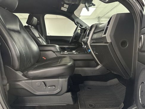 Used 2019 Ford Expedition Max XLT w/ Equipment Group 202A AWD/4WD image 20