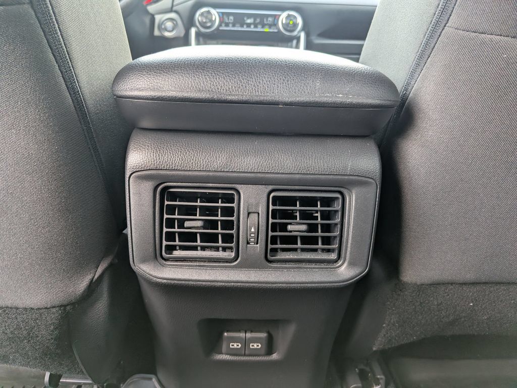 Used 2022 Toyota RAV4 XLE w/ Convenience Package FWD image 29