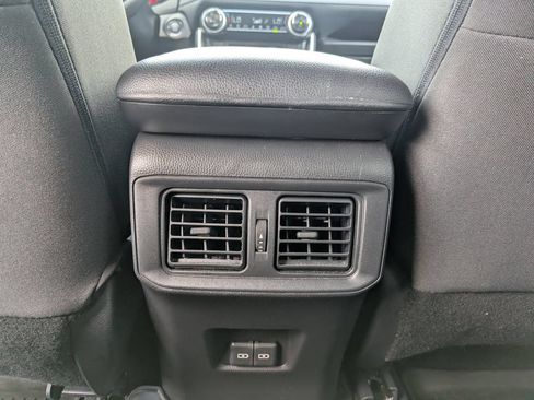 Used 2022 Toyota RAV4 XLE w/ Convenience Package FWD image 29
