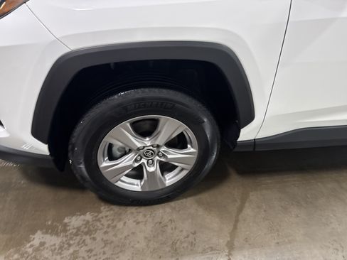 Used 2025 Toyota RAV4 XLE AWD/4WD image 9
