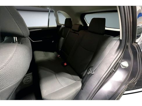 Used 2021 Toyota RAV4 LE image 27