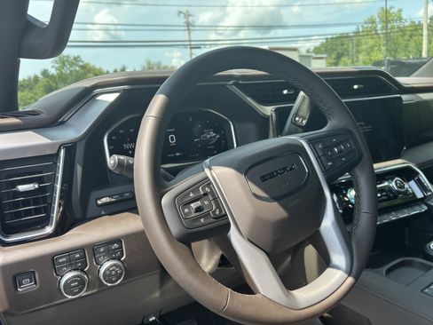 New 2026 GMC Sierra 3500 Denali w/ Denali Reserve Package AWD/4WD image 24