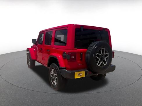 Used 2025 Jeep Wrangler Unlimited Sahara AWD/4WD image 15