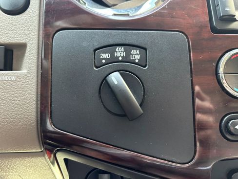 Used 2010 Ford F350 Lariat image 21