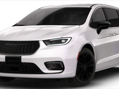 New 2026 Chrysler Pacifica Select