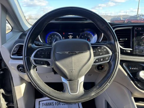 Used 2022 Chrysler Pacifica Limited image 13