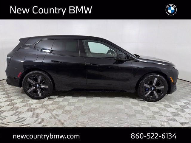 Used 2024 BMW iX xDrive50 w/ Sport Package AWD/4WD image 8