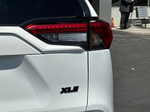 Used 2022 Toyota RAV4 XLE w/ Convenience Package FWD image 14