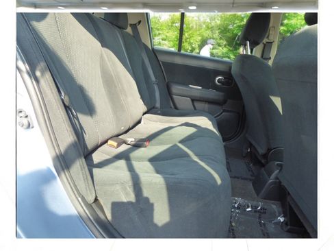 Used 2011 Nissan Versa 1.8 S w/ Plus Pkg image 18