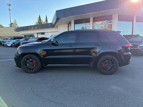 Used 2019 Jeep Grand Cherokee SRT image 2