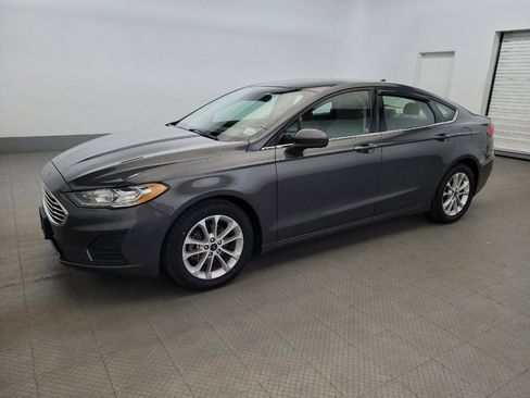 Used 2020 Ford Fusion SE FWD image 2