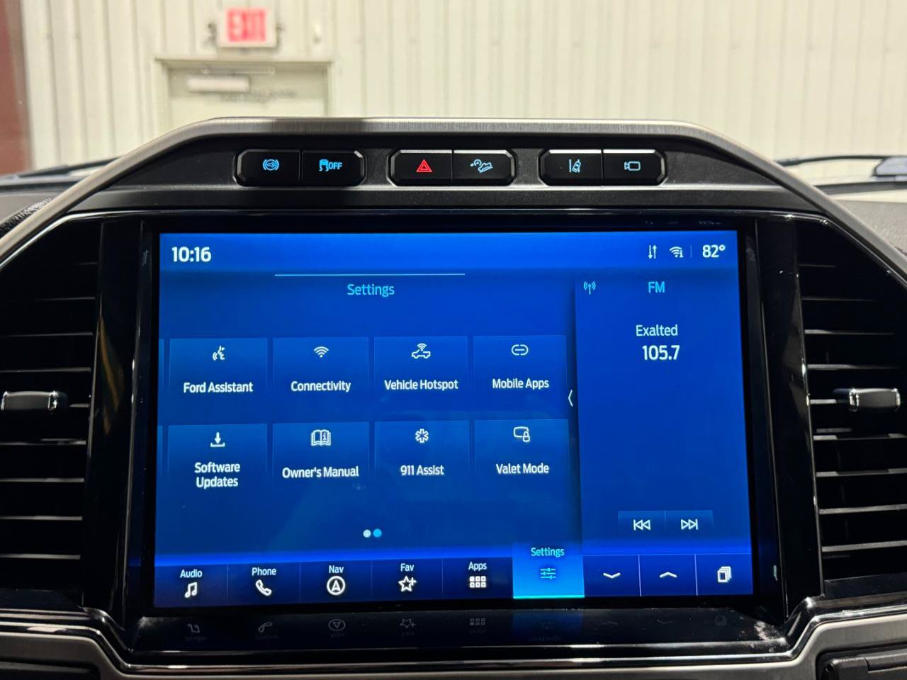 Used 2022 Ford F450 Platinum w/ FX4 Off-Road Package AWD/4WD image 43