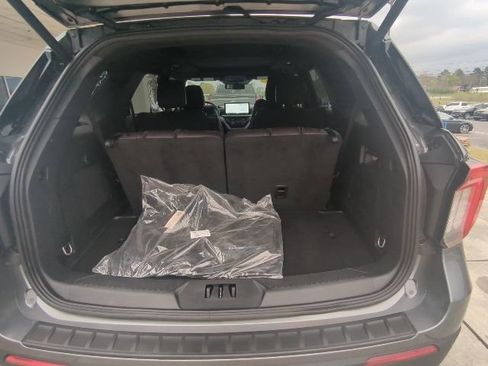 Used 2025 Ford Explorer Platinum image 13