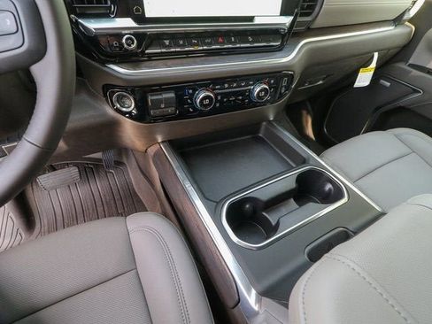 New 2025 GMC Sierra 2500 SLT w/ SLT Premium Package AWD/4WD image 21