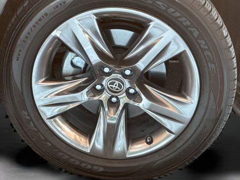 Used 2019 Toyota Highlander Limited image 35