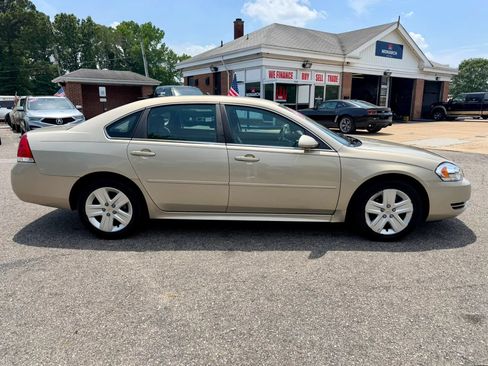 Used 2011 Chevrolet Impala LS FWD image 6