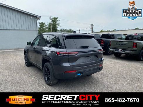 Used 2022 Jeep Grand Cherokee Trailhawk w/ Luxury Tech Group III AWD/4WD image 9