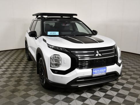 New 2026 Mitsubishi Outlander AWD image 3