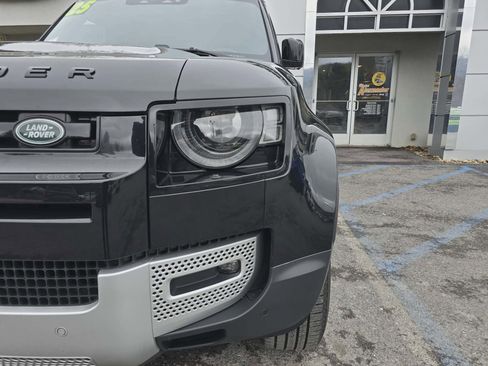 Used 2025 Land Rover Defender 110 S image 10