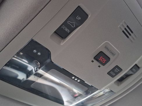 Used 2016 Lexus ES 350 w/ Luxury Package w/Wood Trim image 31