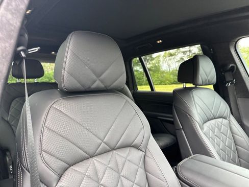 Certified 2025 BMW X7 xDrive40i w/ M Sport Package AWD/4WD image 25