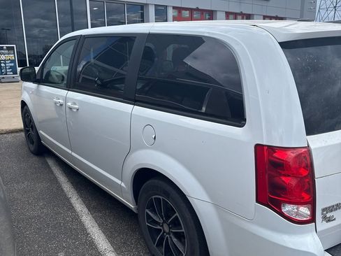 Used 2019 Dodge Grand Caravan GT FWD image 4