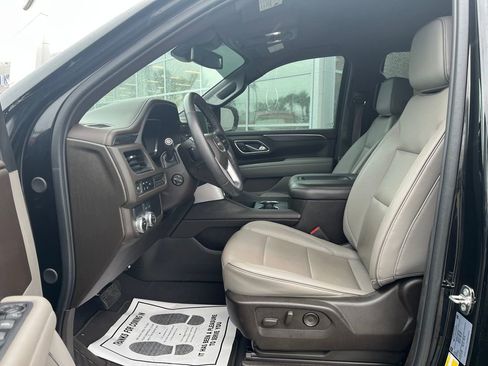Used 2023 GMC Yukon SLT w/ SLT Luxury Package RWD image 11