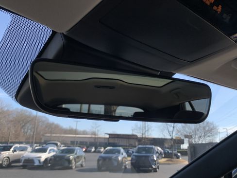 Used 2023 Lexus RZ 450e Premium image 27