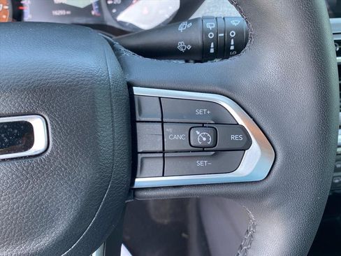 Used 2023 Jeep Compass Latitude w/ Convenience Group AWD/4WD image 18