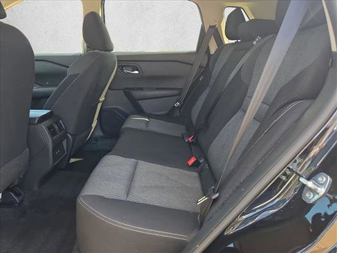 Used 2025 Nissan Rogue SV image 18