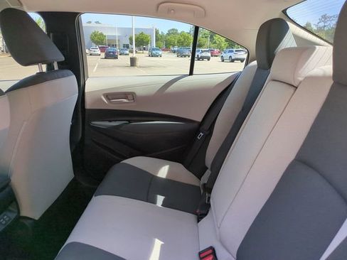 Used 2025 Toyota Corolla LE FWD image 13