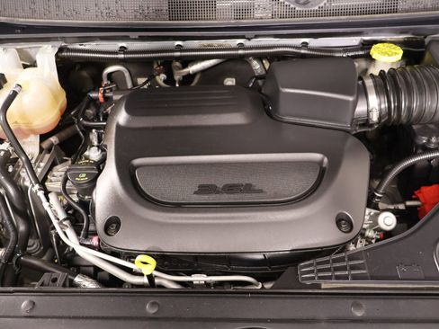 Used 2022 Chrysler Pacifica Touring-L FWD image 20