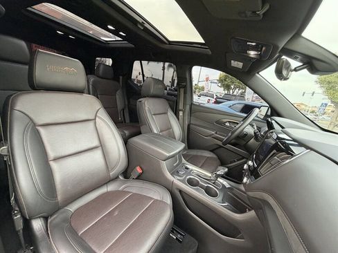 Used 2023 Chevrolet Traverse High Country AWD/4WD image 56