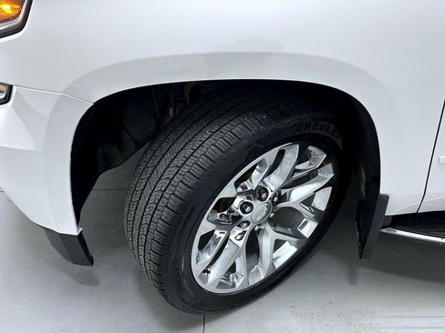 Used 2018 Chevrolet Suburban Premier image 24