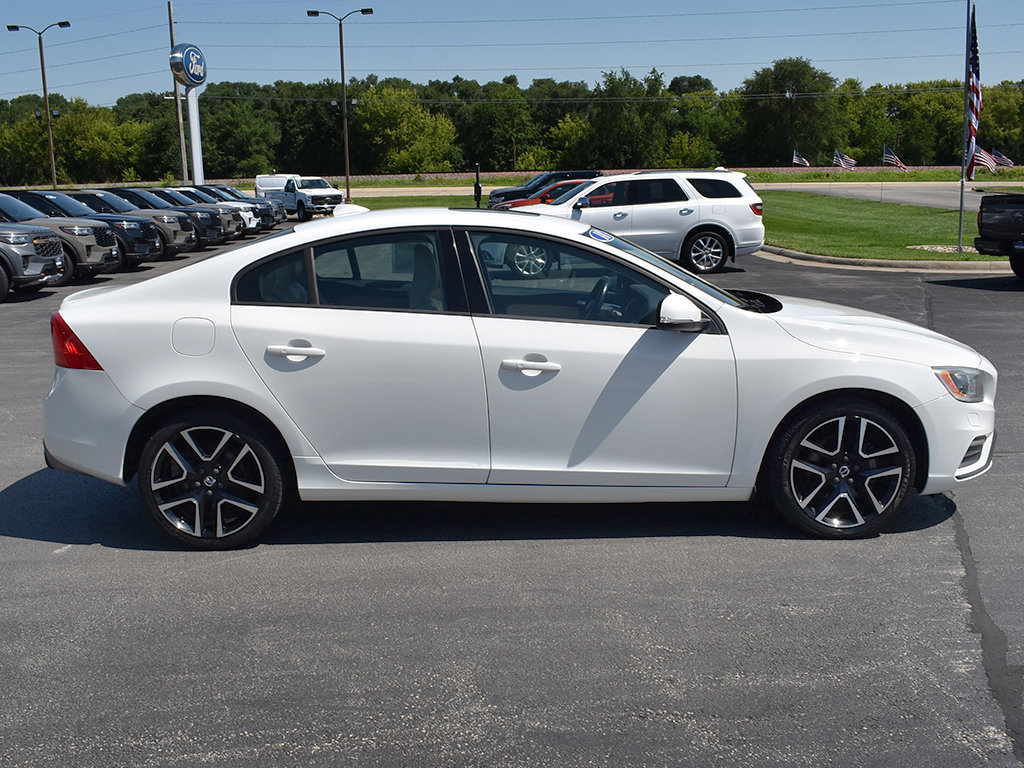 Used 2018 Volvo S60 T5 Dynamic AWD/4WD image 13
