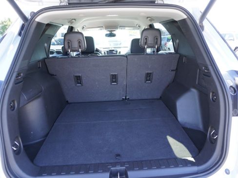 Used 2020 Chevrolet Equinox Premier w/ Premier Redline Edition FWD image 10