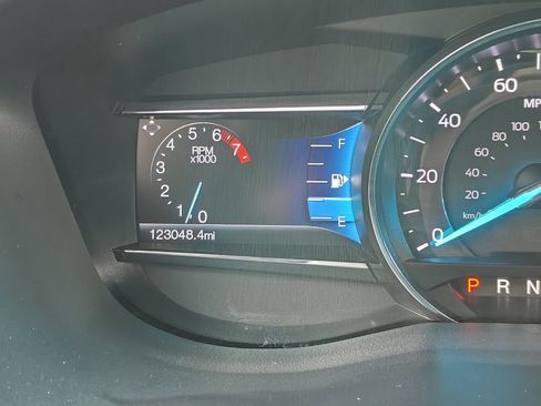 Used 2017 Ford Explorer XLT w/ Equipment Group 202A image 28