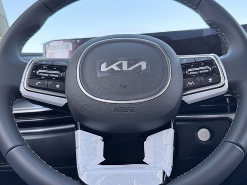 New 2025 Kia Sorento S image 7