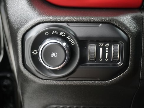 Used 2022 Jeep Wrangler Unlimited Rubicon w/ Cold Weather Group image 25