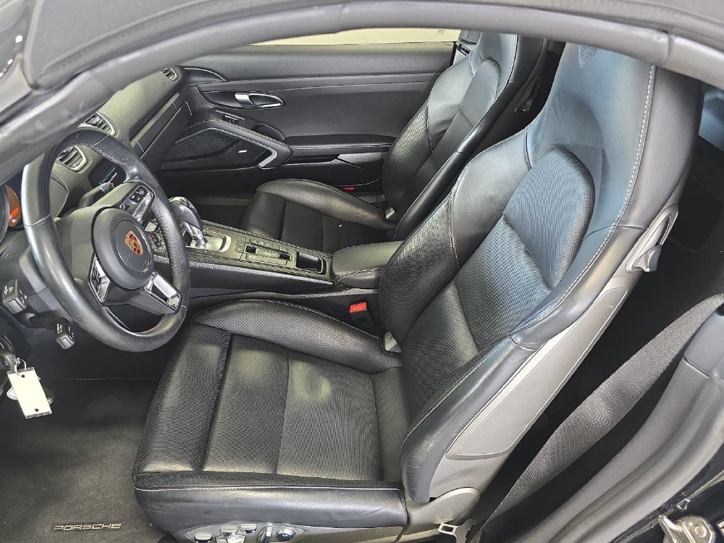 Certified 2024 Porsche 718 Boxster RWD image 5
