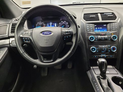 Used 2019 Ford Explorer XLT AWD/4WD image 22