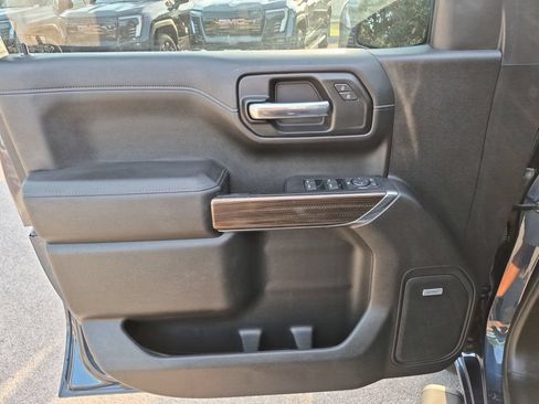 Used 2021 Chevrolet Silverado 1500 LT Trail Boss w/ Convenience Package II AWD/4WD image 18