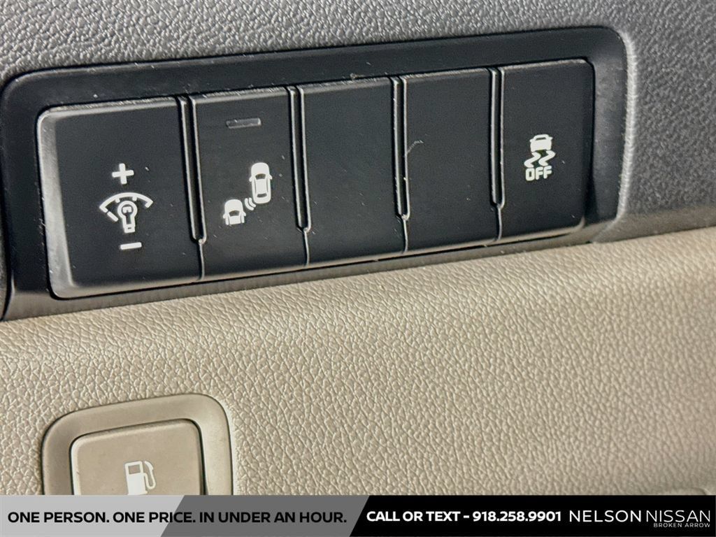 Used 2021 Kia Sedona EX FWD image 10