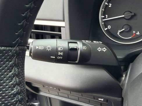 Used 2022 Mitsubishi Outlander SE AWD/4WD image 28