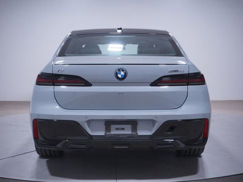 Used 2025 BMW i7 eDrive50 w/ M Sport Package image 5