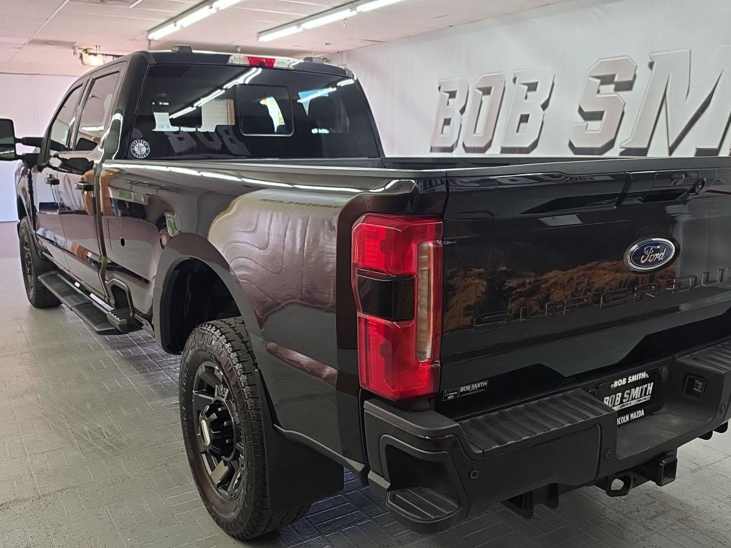 Used 2024 Ford F350 Lariat w/ Lariat Ultimate Package AWD/4WD image 4
