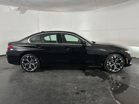 Used 2025 BMW 330i Sedan w/ Premium Package RWD image 9