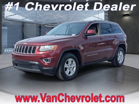 Used 2016 Jeep Grand Cherokee Laredo image 1