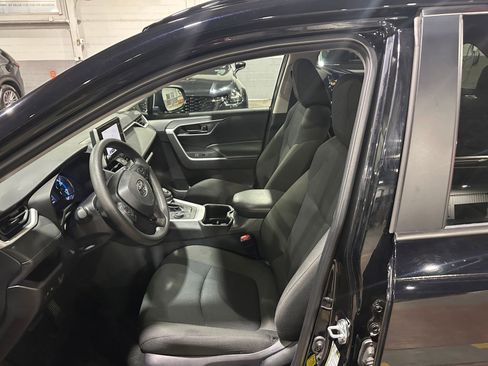Used 2025 Toyota RAV4 LE image 25