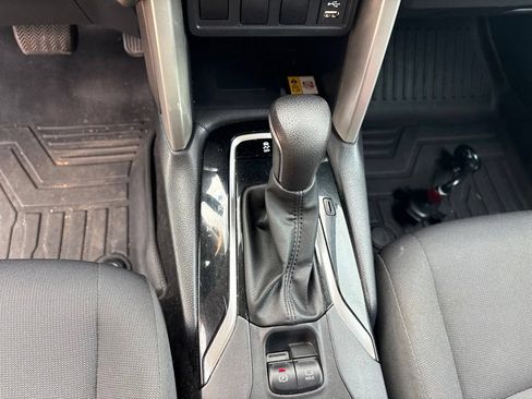 Used 2022 Toyota Corolla Cross LE FWD image 16